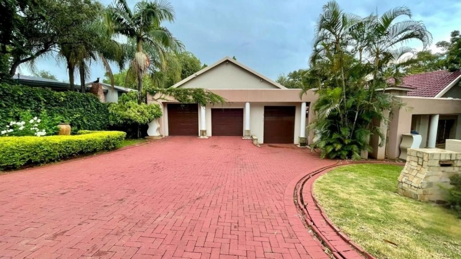 5 Bedroom Property for Sale in Safari Gardens North West